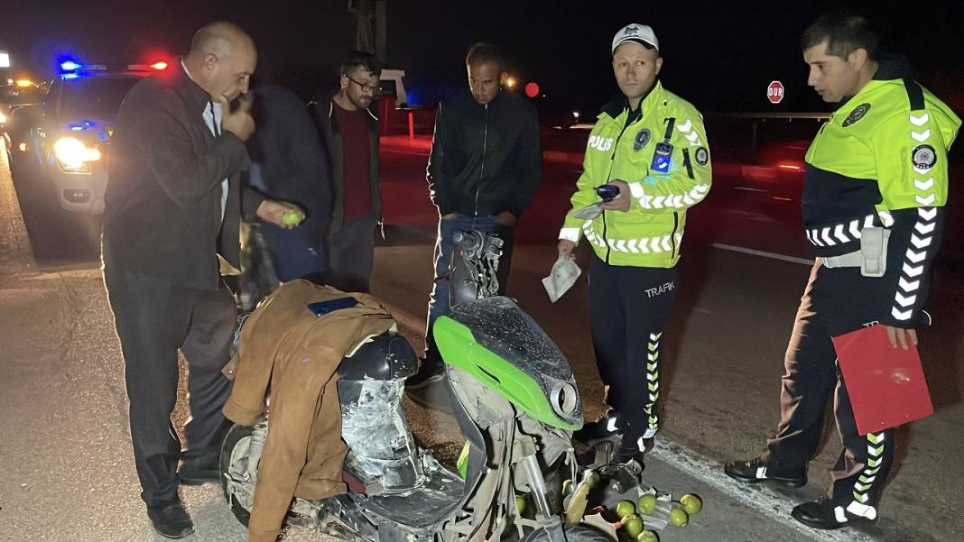 Konya-Karaman yolunda kaza! Elektrikli bisiklet yayalara çarptı 1